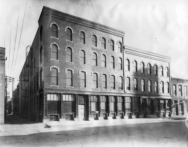 Pearl Street